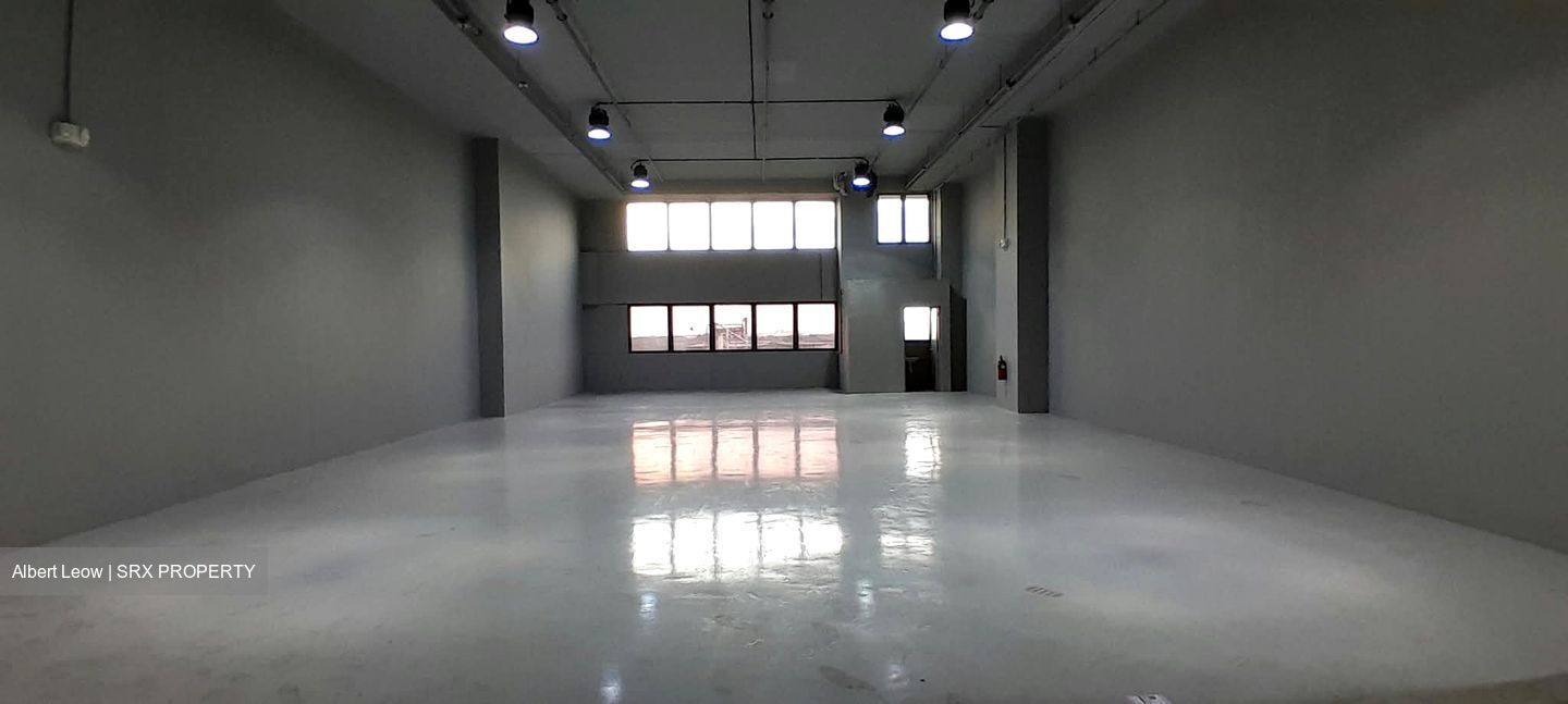 Carros Centre (D25), Warehouse #626484221